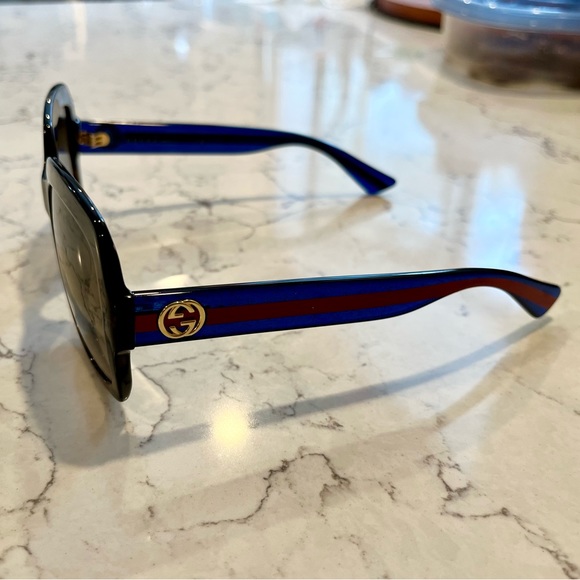 Authentic Gucci sunglasses - Picture 2 of 5
